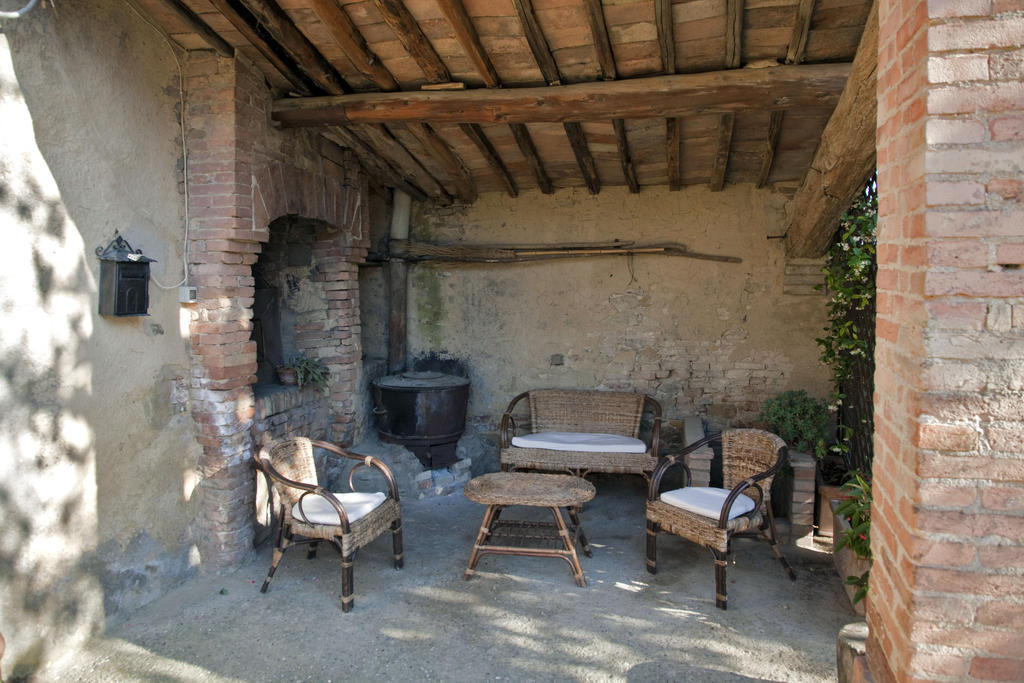 Agriturismo Podere Olivello In Val D'Orcia Montalcino Exterior photo